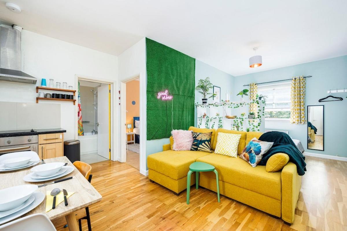 Colourful And Cozy Near Station - New Cross - Goldsmith Londra