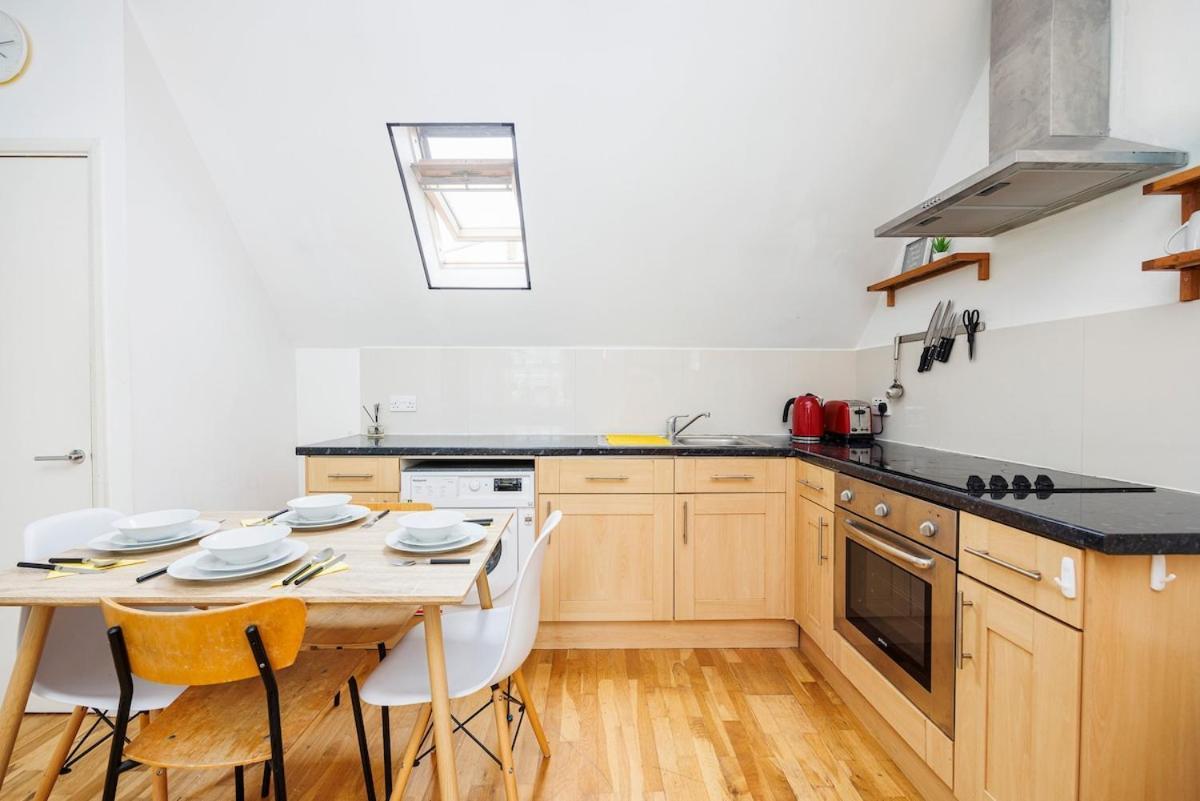 Colourful And Cozy Near Station - New Cross - Goldsmith Londra