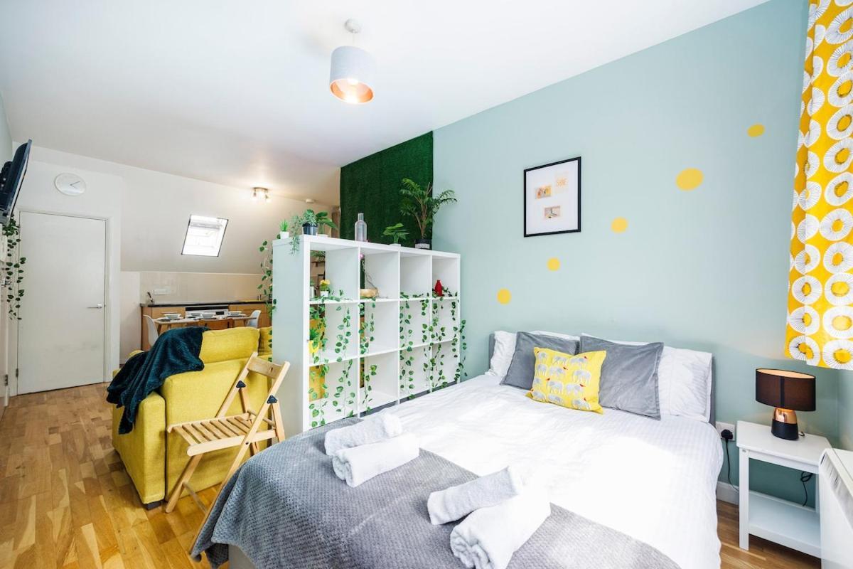 Colourful And Cozy Near Station - New Cross - Goldsmith